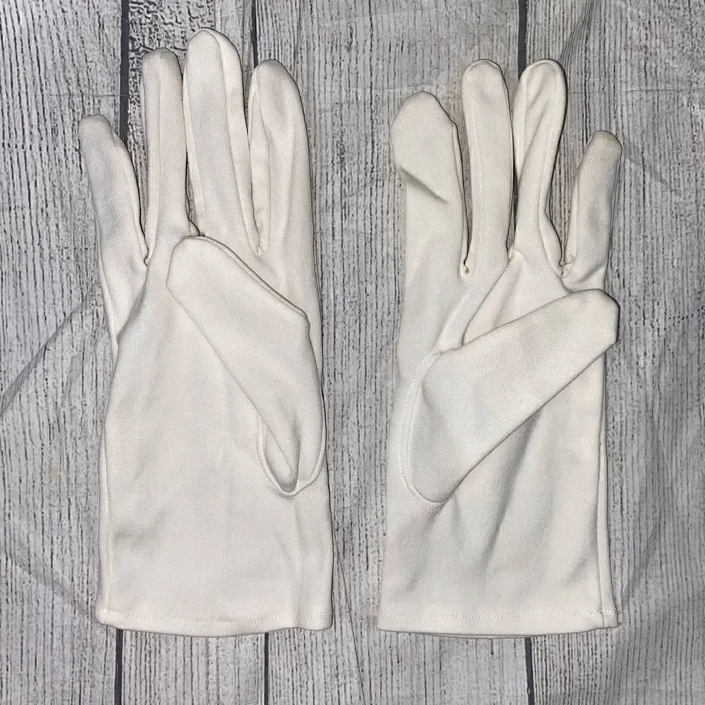 Vintage white gloves w/stitching on top of hand women sz small